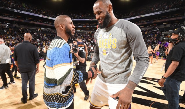 小莫：保罗的遭遇太离谱了 他该邀请詹姆斯一起去海外组建球队