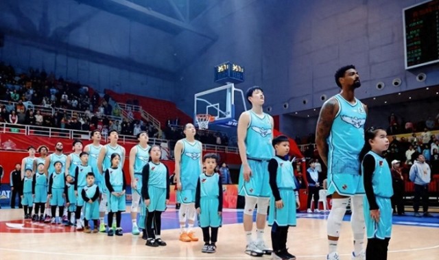 kaiyun-狂飙13记3分，青岛队投疯了！刘维伟变阵成功，3大本土球员大爆发|青岛市|福建队|赵嘉义|球队|威瑟斯庞_新浪体育_新浪新闻