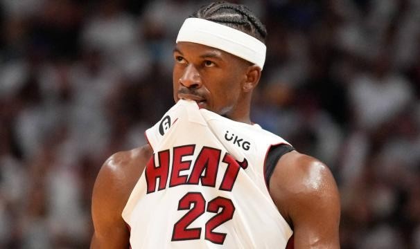 开云APP-曝巴特勒将索要2年1.13亿续约 热火会满足他吗？